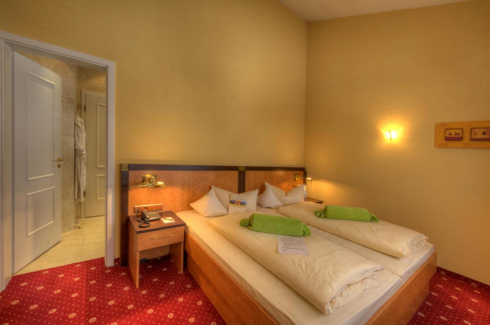 Koenigshof Hotel Resort 오버스타우펜 외부 사진